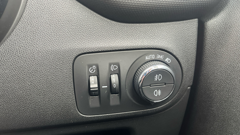 Vauxhall Crossland X 1.2T ecoTec [110] SE Nav 5dr [6 Speed] [S/S] Petrol Hatchback